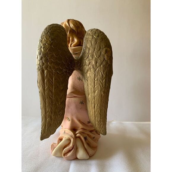 Angel Figurine - Picture 5 of 7